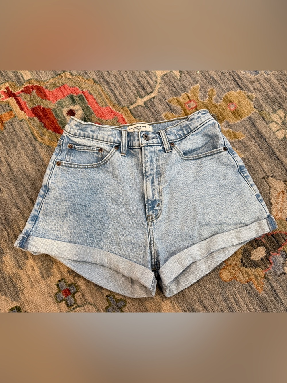 Abercrombie & Fitch Curve Love Light Wash Denim Roll-Hem Women's mom Shorts 27/4